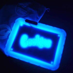 Cookies Blue LED Rolling Tray Glow in the Dark, Brand New with Box, USB Charger